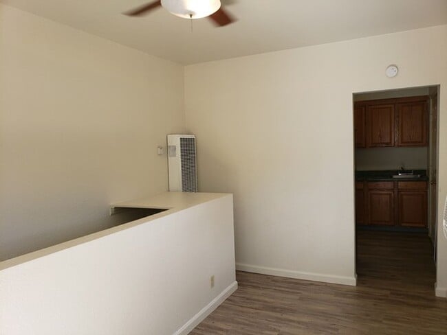 Building Photo - FI416-YA