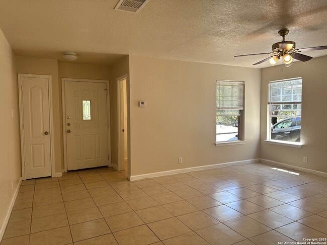Building Photo - 139 Arrow Oaks