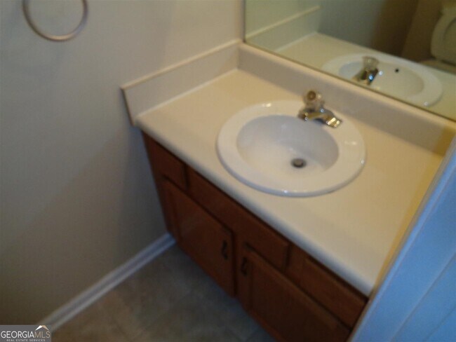 Building Photo - 1559 Springleaf Cir SE