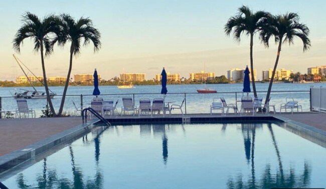 Foto del edificio - 1516 S Lakeside Dr