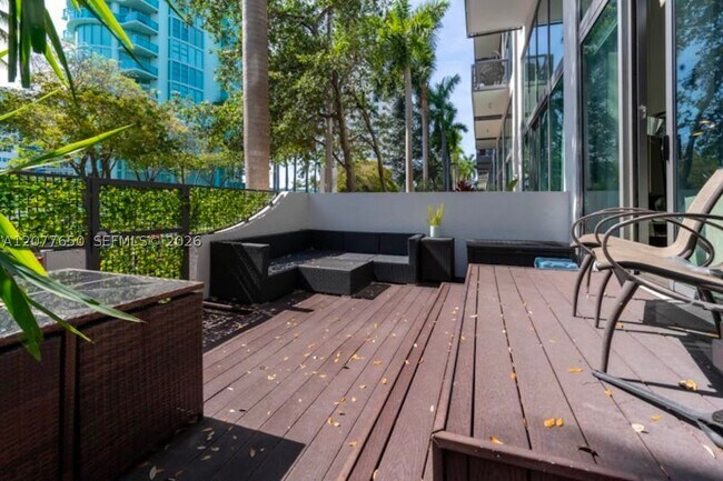 Foto del edificio - 6000 Collins Ave