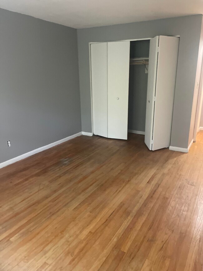 Foto del edificio - 70 Farmington Ave