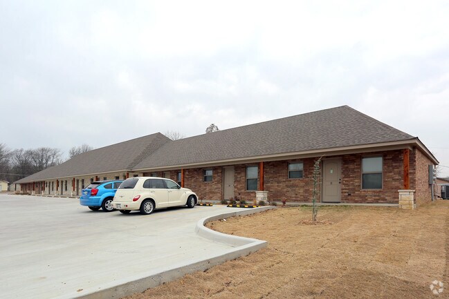 Building Photo - 190 N Davis Ave