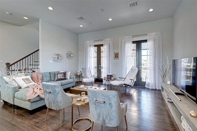 Foto del edificio - 1256 N Post Oak Rd