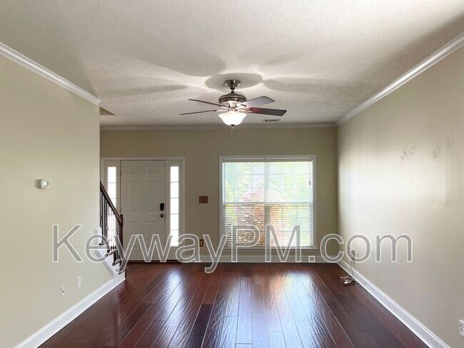 Foto del edificio - 1447 Collins Dr