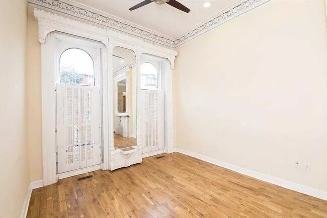 13-ft ceilings with original crown moulding. - 1912 Spring Garden St