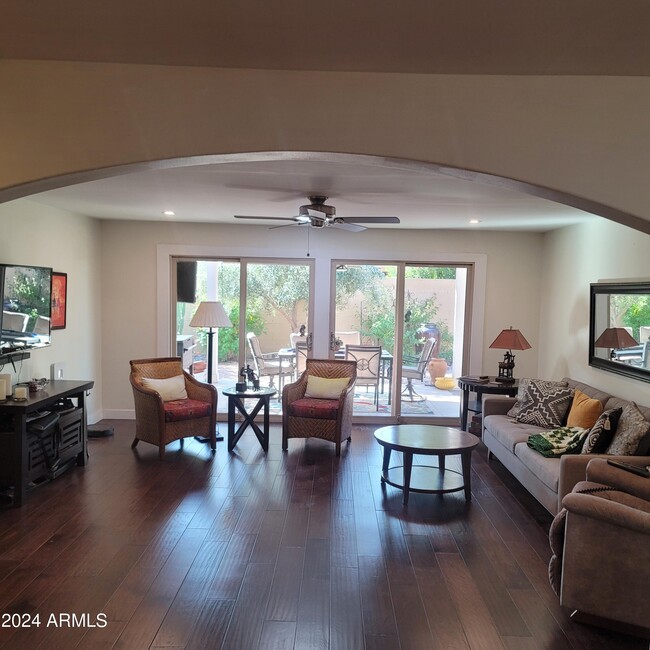Foto del edificio - 4764 N 75th Pl