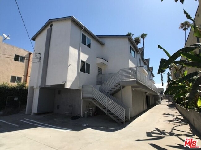 Foto del edificio - 601 Normandie Ave