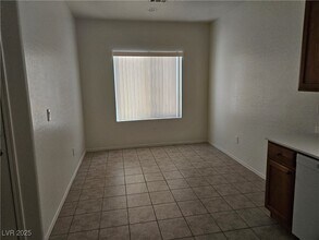 Building Photo - 7637 Fieldfare Dr