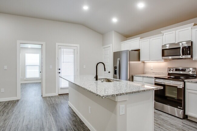 Foto del edificio - Like New Construction in Cooper District!