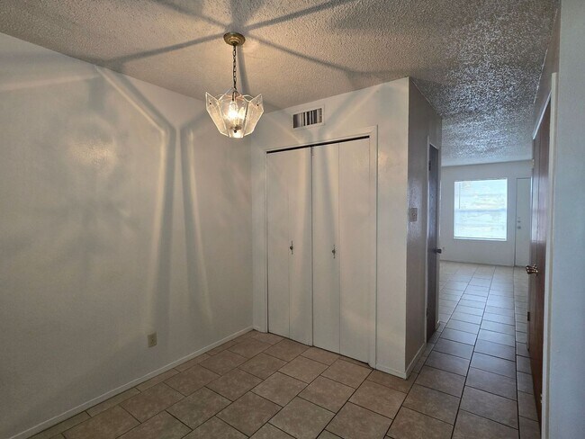 Foto del edificio - SECTION 8/HUD - WATER INCLUDED - AVAILABLE...
