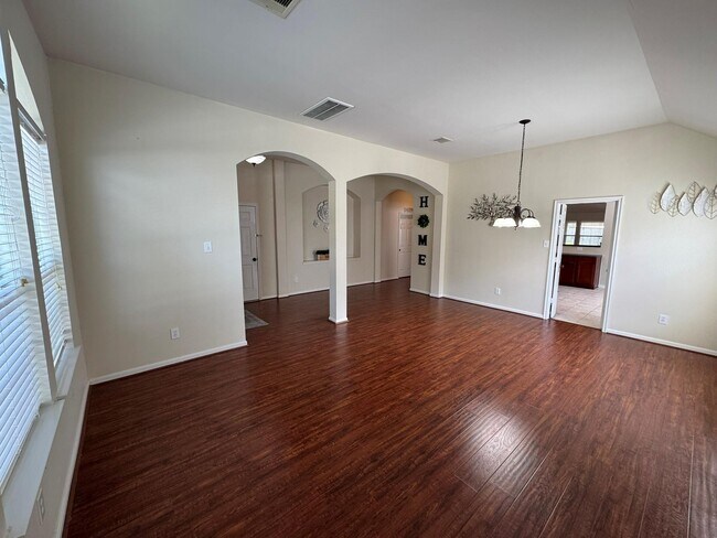 Foto del edificio - 9907 Rushing Springs Dr