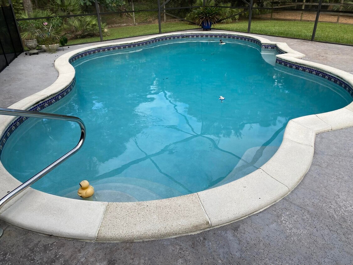 Foto del edificio - 10245-10157 157th St N