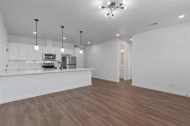 Building Photo - 539 Hackberry Rd