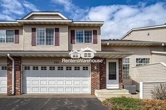 Building Photo - 725 Evergreen Cir