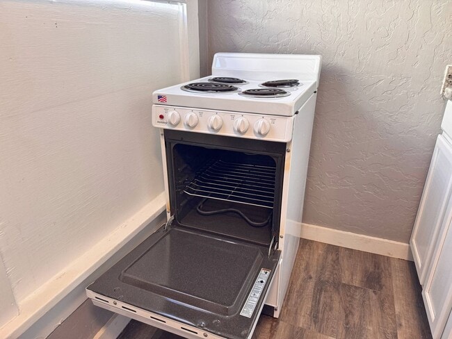 Foto del edificio - 2130 Ave J