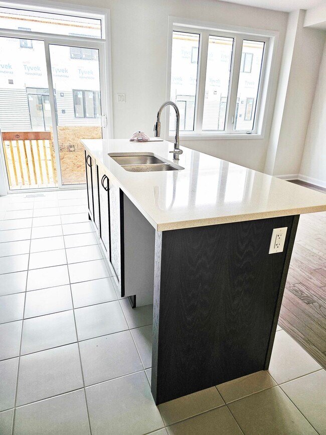 Photo du bâtiment - 924 Athenry Crt