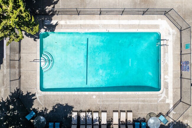 Piscina - Fletcher Towers