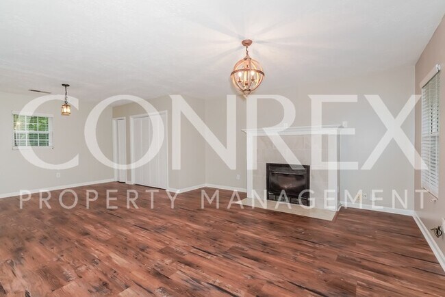 Foto del edificio - Gorgeous 4 Bedroom Home