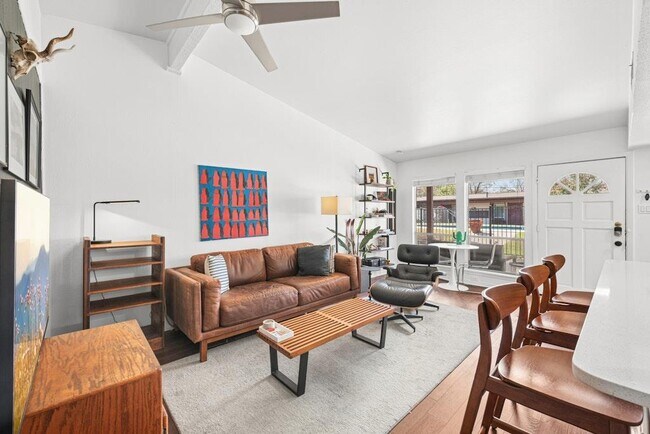 Foto del edificio - 5601 Woodrow Ave