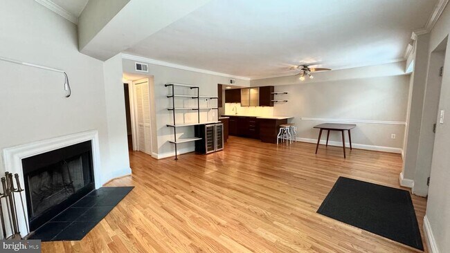 Foto del edificio - 523 8th St NE