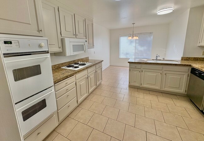 Photo - 959 Wallace Dr House