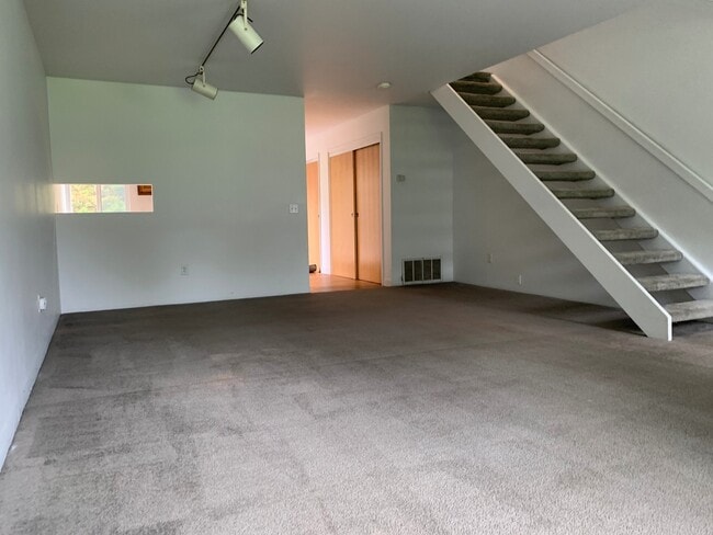 Dinning area. - 1049 Danby Rd