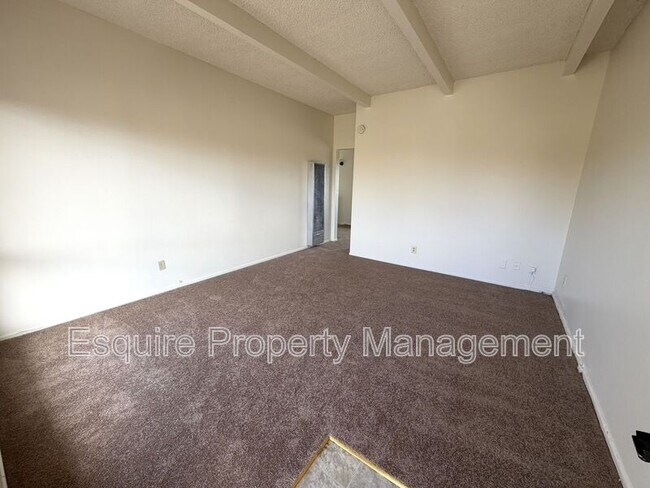 Foto del edificio - 2050 N Ventura Rd