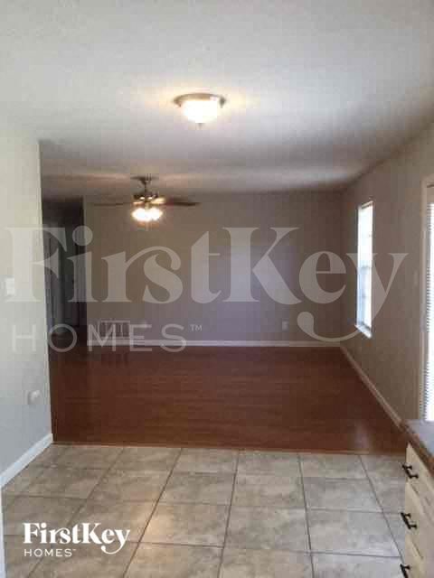 Foto del edificio - 2017 Paisley St