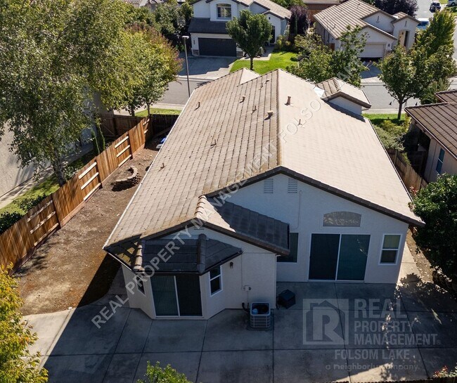 Foto del edificio - COMING SOON!!!  4bd 2ba home in Folsom