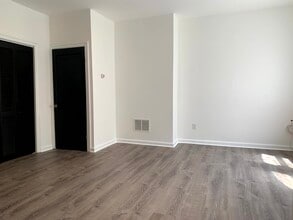 Building Photo - 408 Eloise St