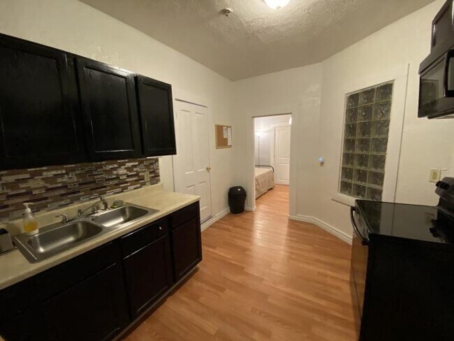 Building Photo - 1 bedroom in El Paso TX 79901