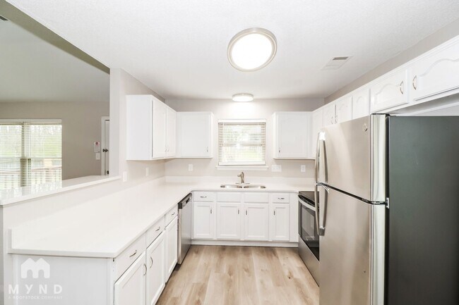 Building Photo - 15 Rolling Oaks Dr