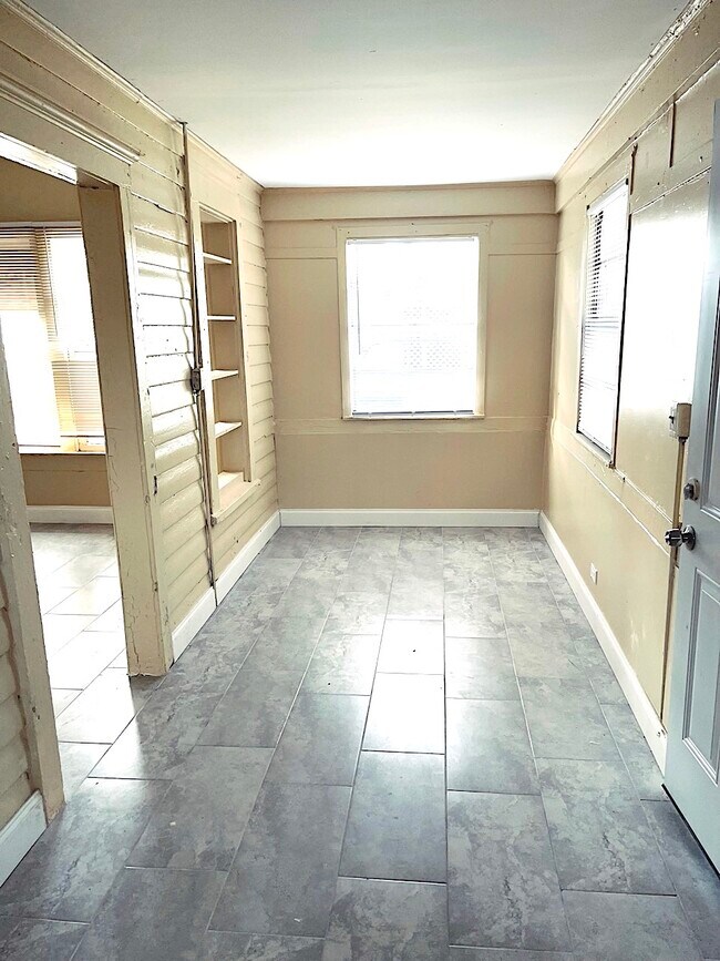 Porch - 1703 N 15th St