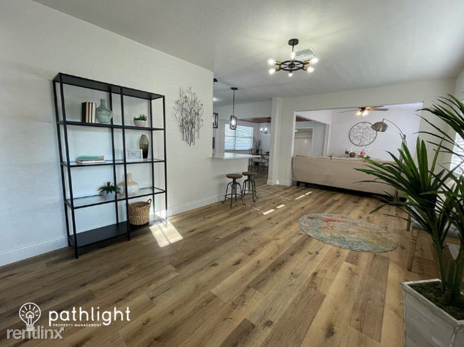 Foto del edificio - 3 br, 2 bath House - 4594 10Th Avenue N UNIT