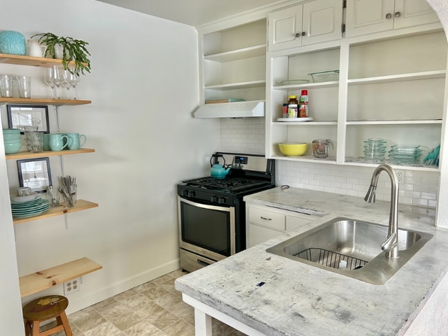 Building Photo - 1237 Yale Ave