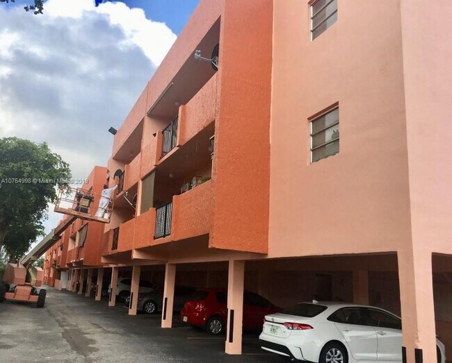 Foto del edificio - 505 NW 72nd Ave
