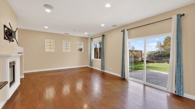 Building Photo - 63 Potters Bend