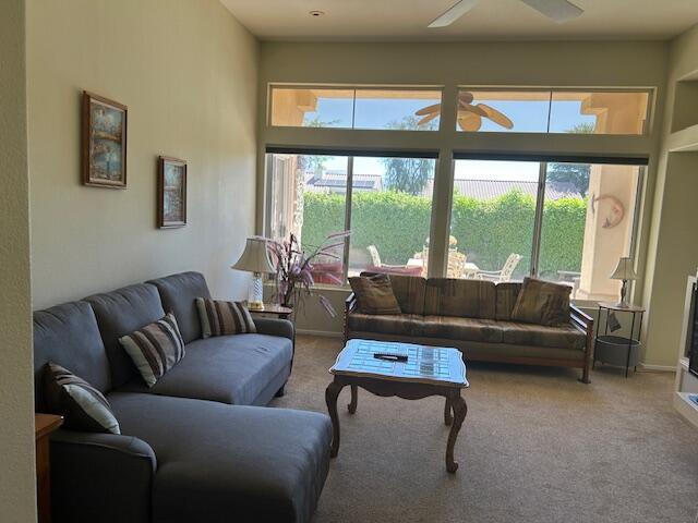 Foto del edificio - 37290 Springdale Ave