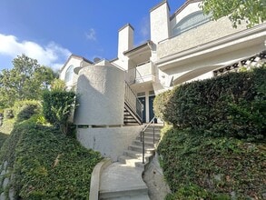 Building Photo - 13133 Le Parc Blvd