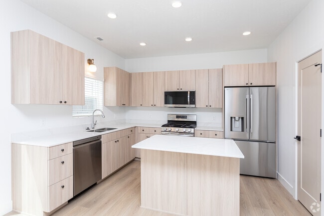 Interior Photo - Falcon Ridge