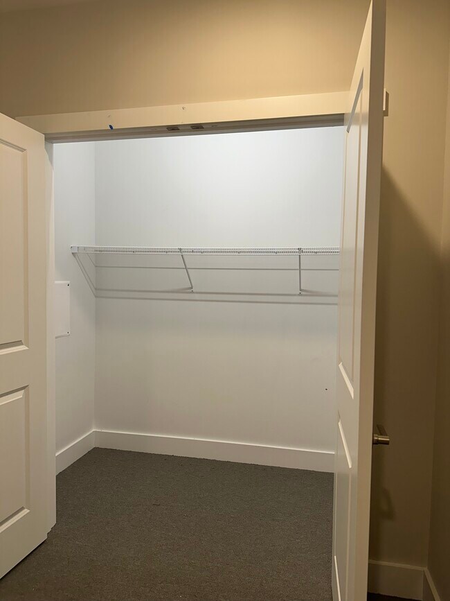 Building Photo - The Hills Townhomes 101-108