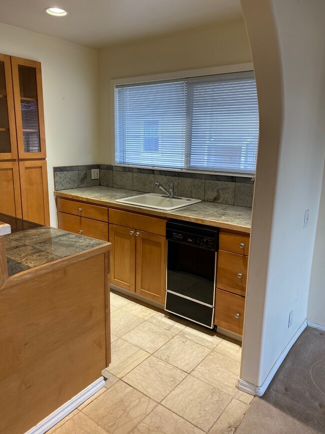 Foto del edificio - 3816 Beach Dr SW