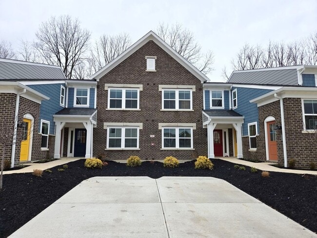 Building Photo - Exquisite brand new condo w/everything! Ground floor, no stairs, attached garage