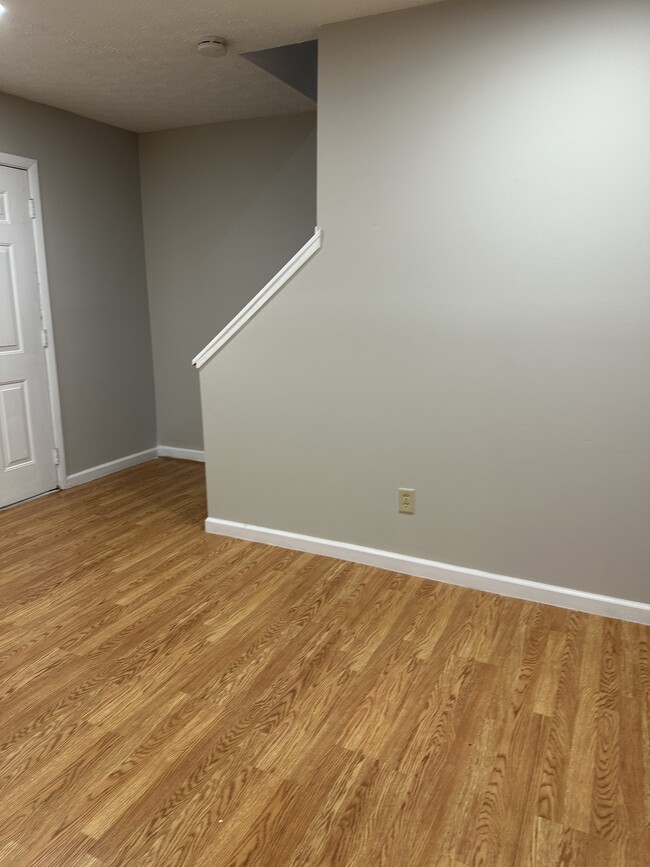 Building Photo - 2536 Sandbury Blvd