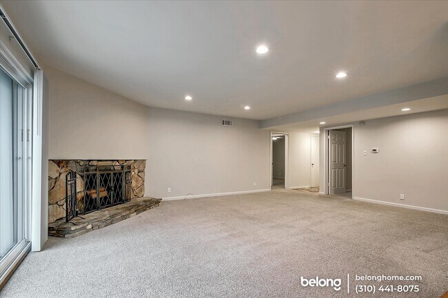 Building Photo - 6742 Blewett Ave