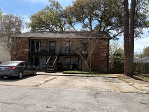 Building Photo - 312 S Poplar St