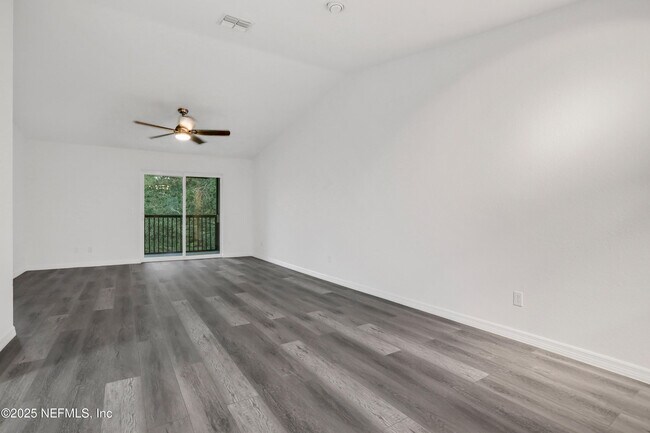 Building Photo - 7 Arbor Club Dr