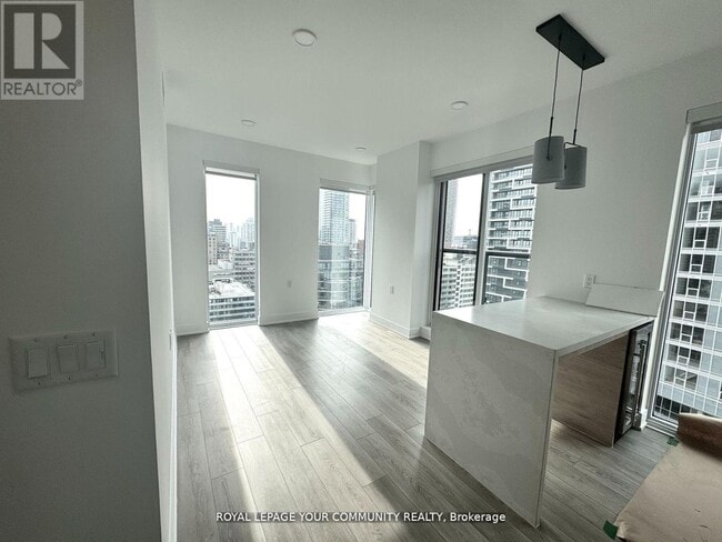 Building Photo - 200 Redpath Ave