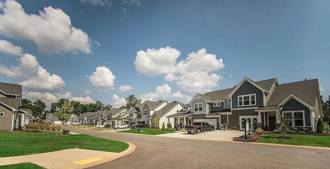 Foto del edificio - 100 Parkland Dr